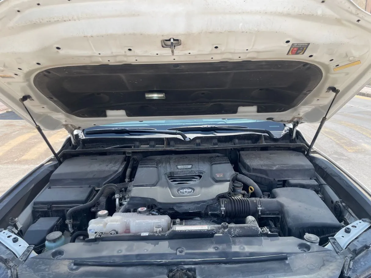 Car image 27
