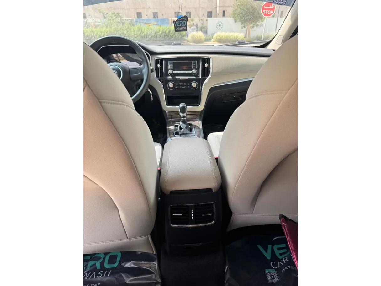 Car image 20