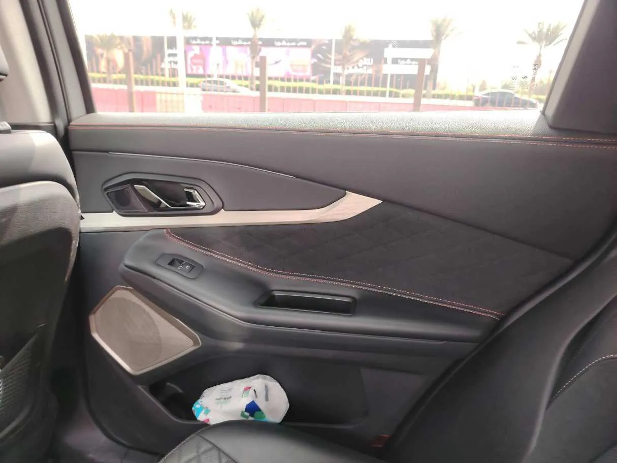 Car image 35