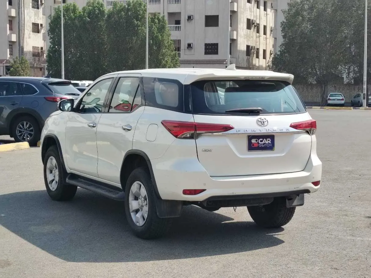 Car image 7