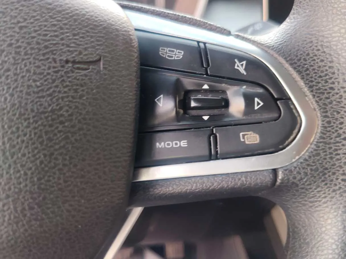 Car image 27