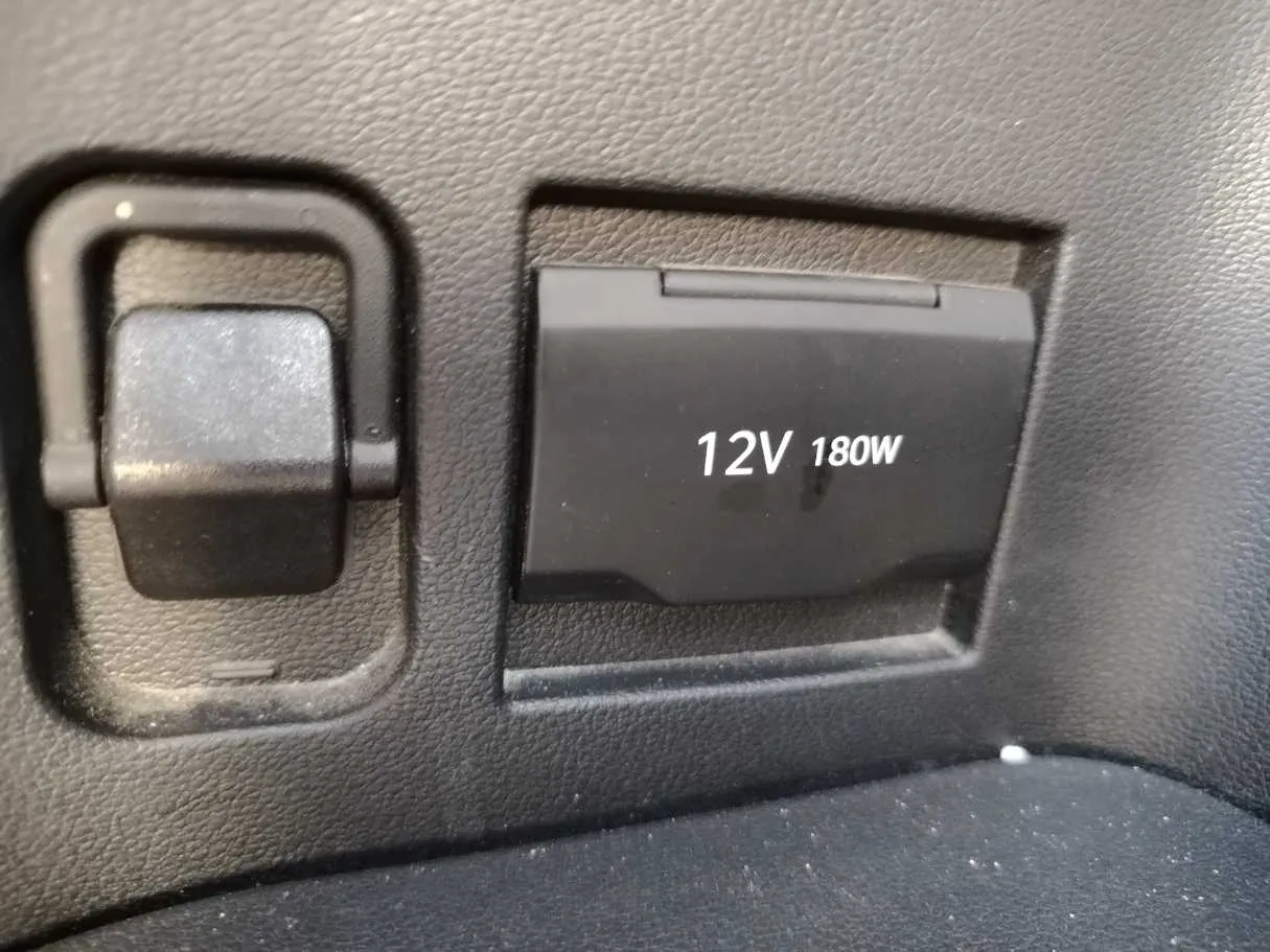 Car image 26