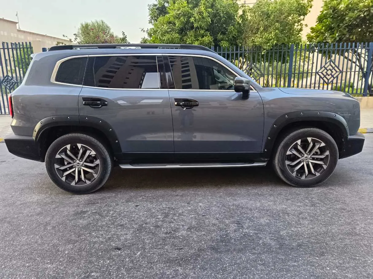 Car image 4