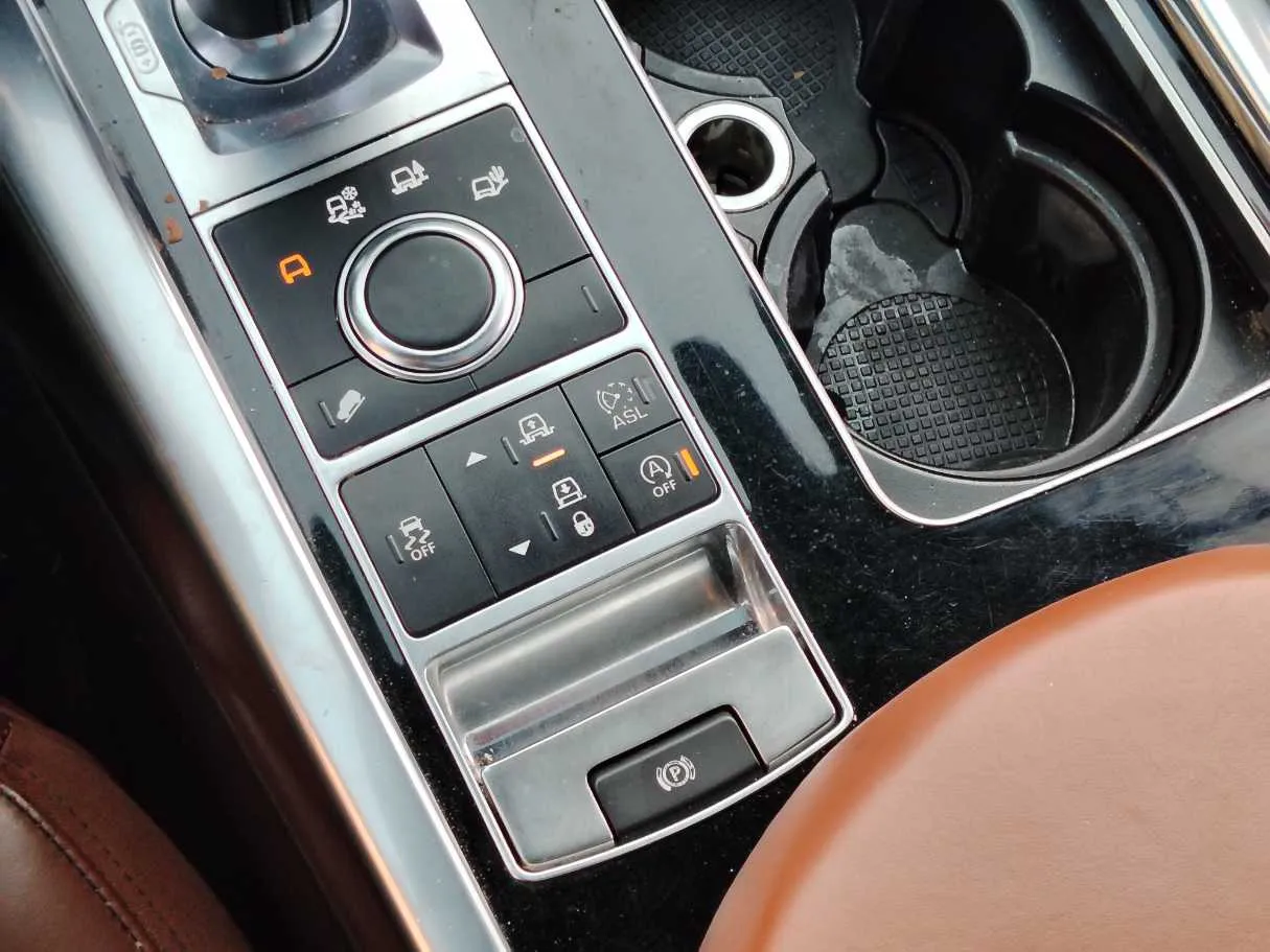 Car image 29
