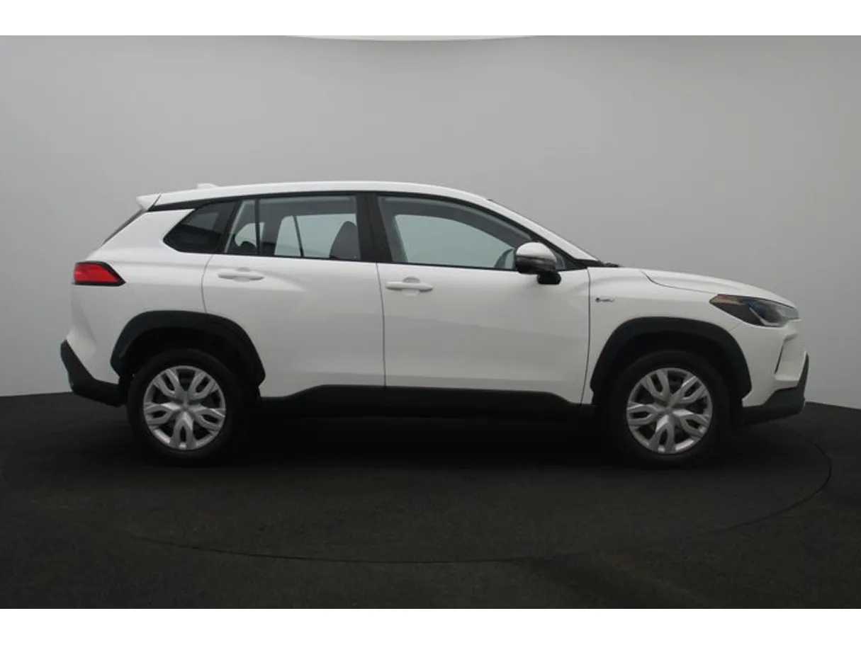 Car image 13