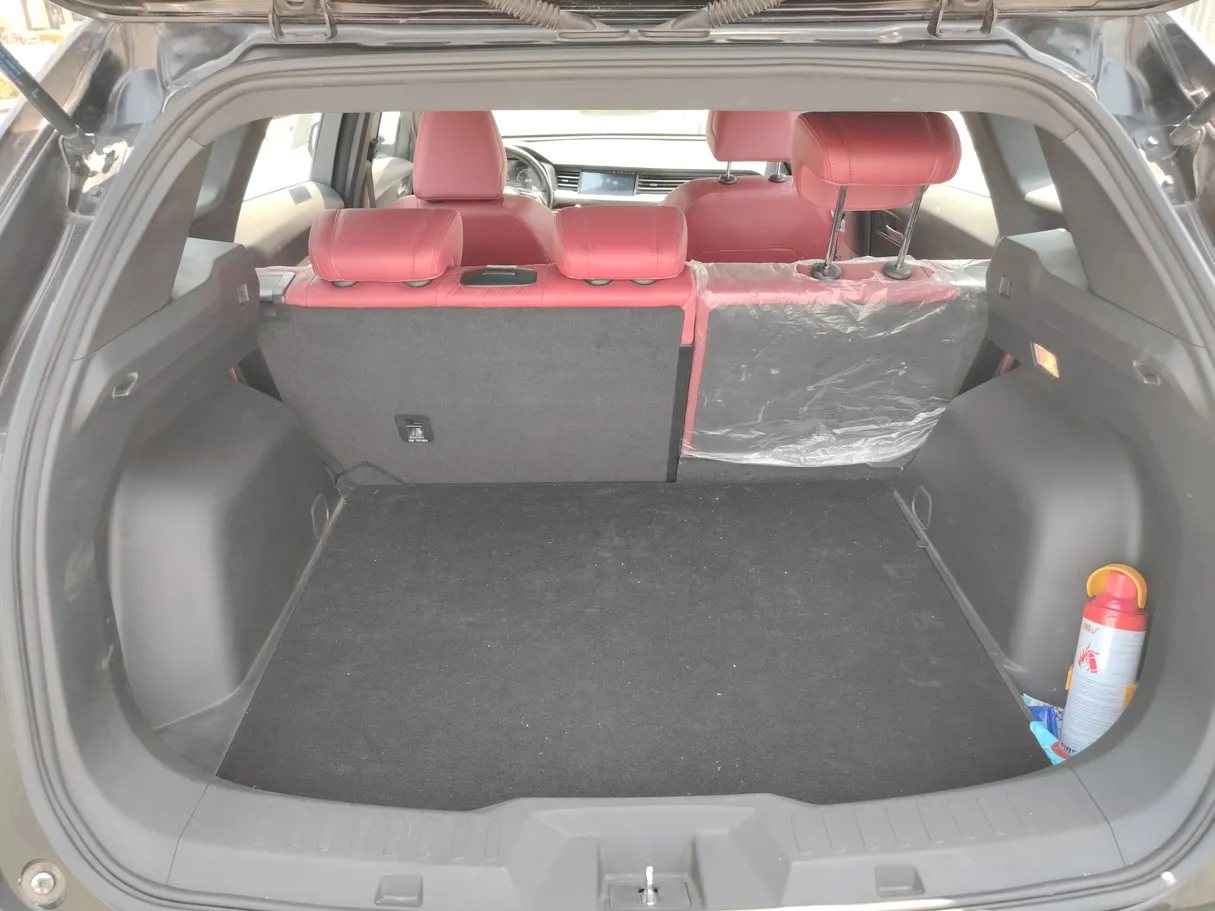 Car image 25