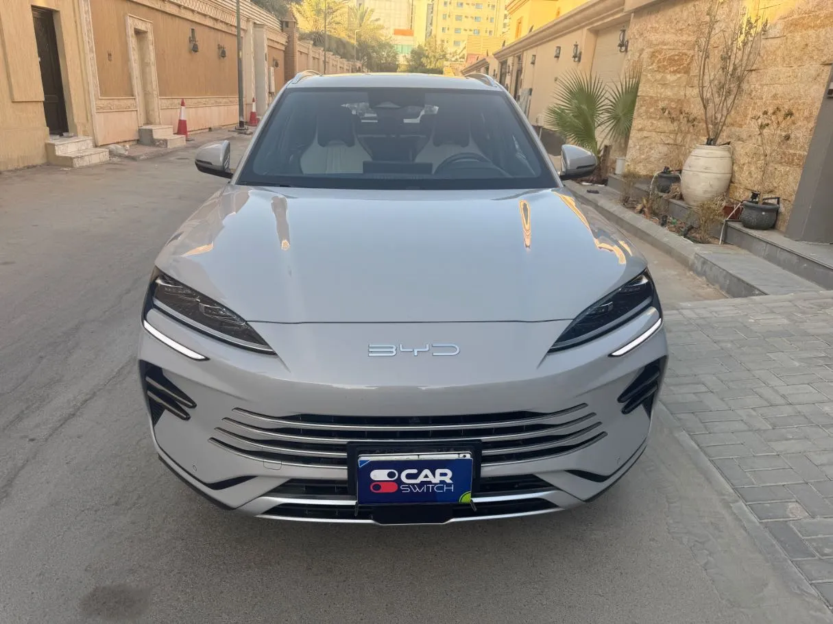 Car image 2