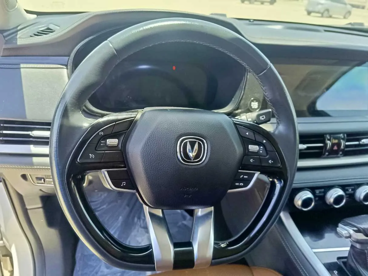 Car image 26