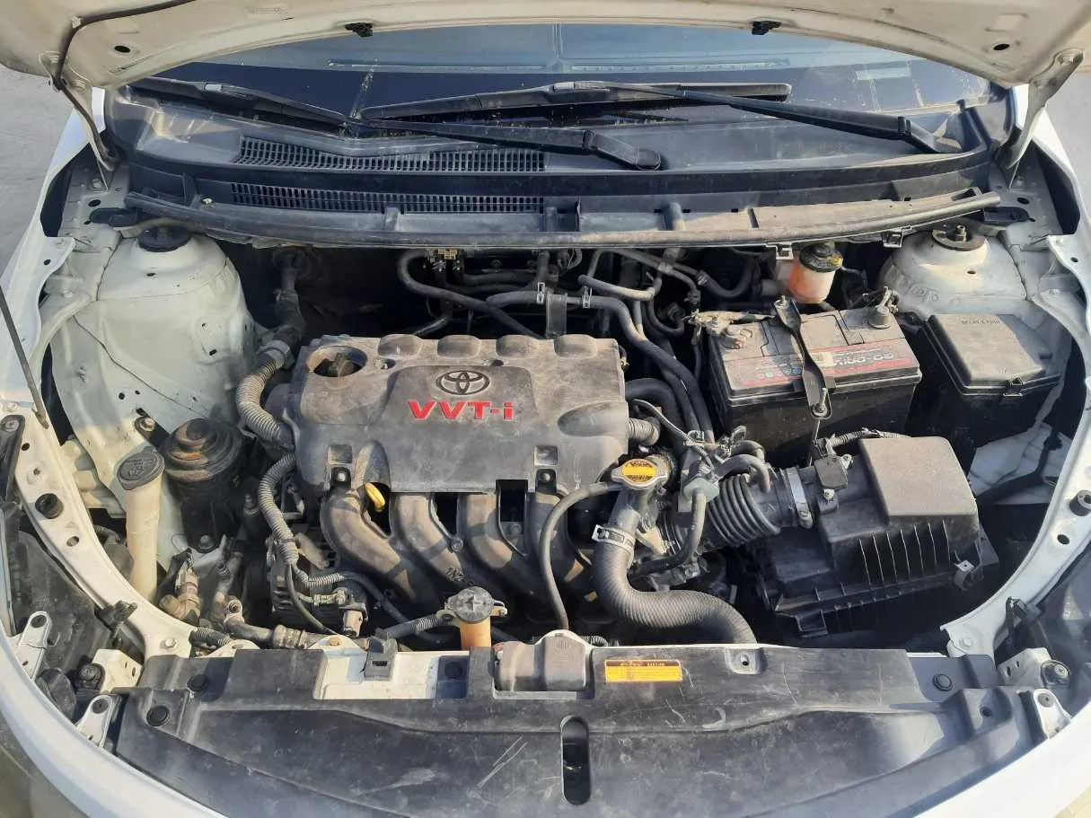 Car image 19