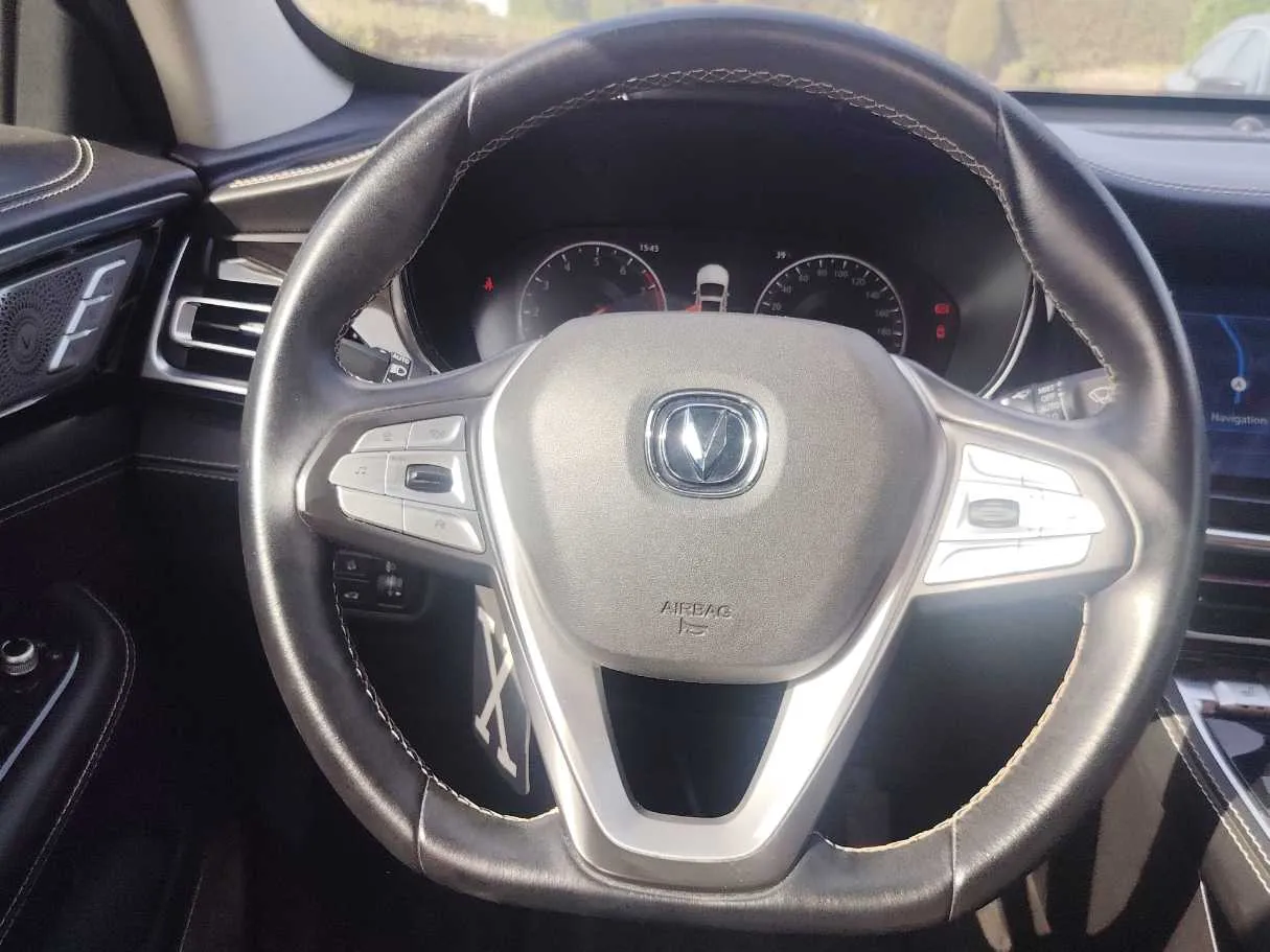 Car image 24
