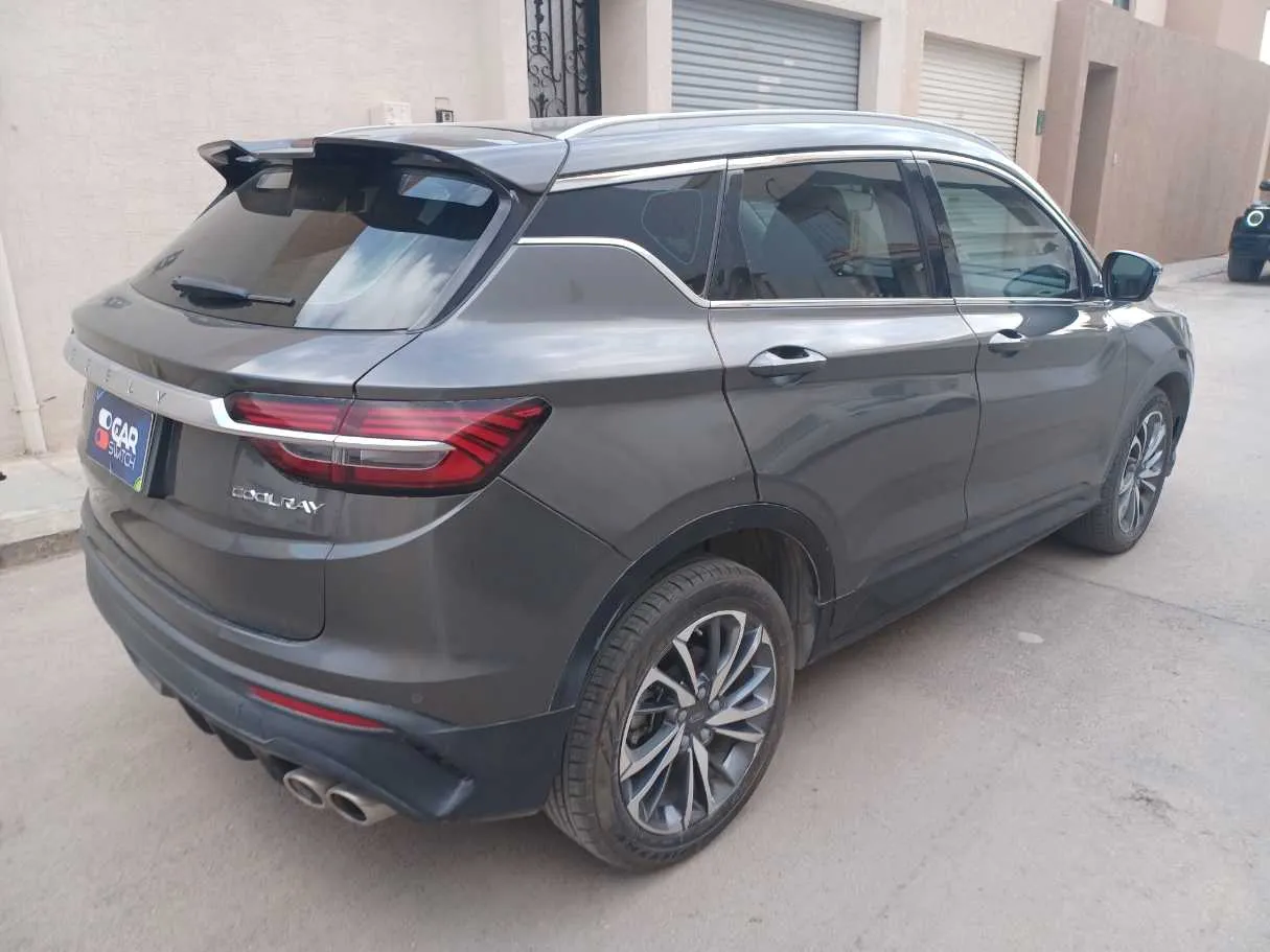 Car image 5