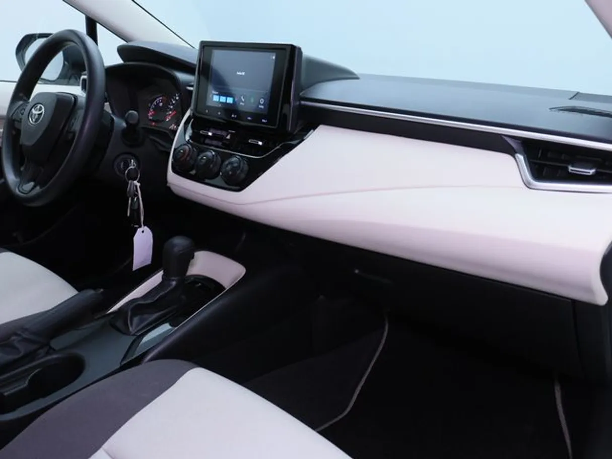 Car image 10