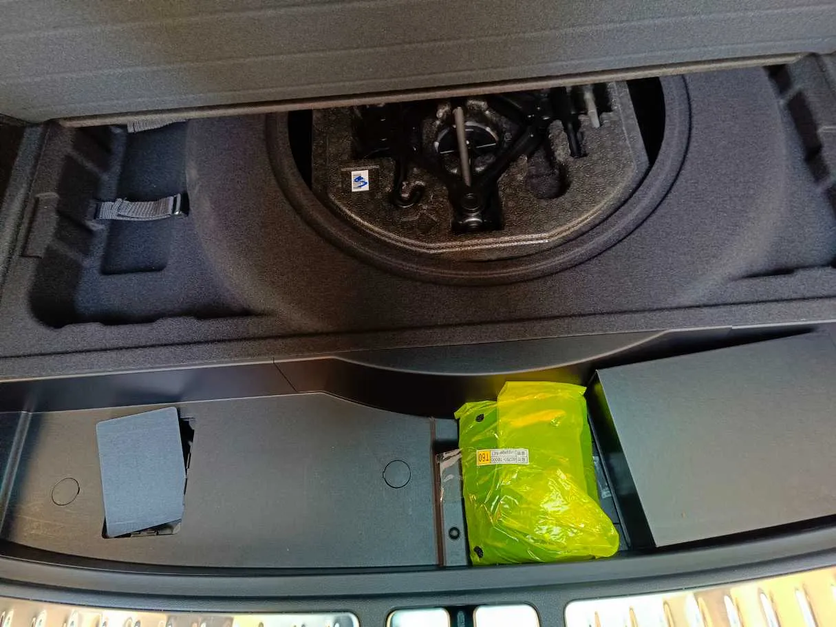 Car image 38