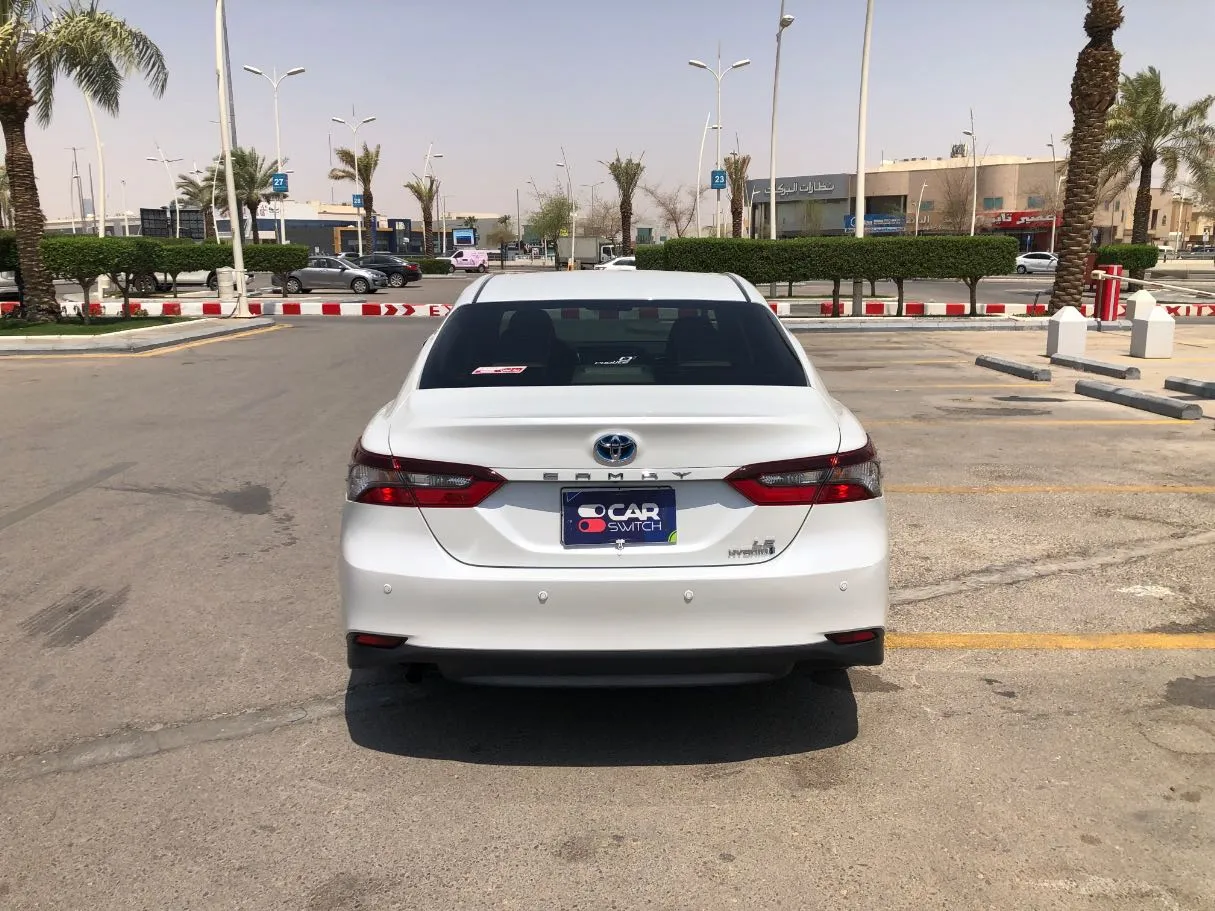 Car image 6