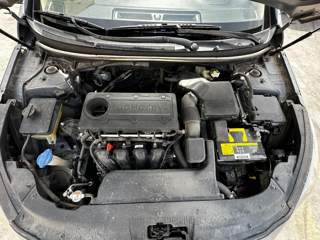 Car image 25