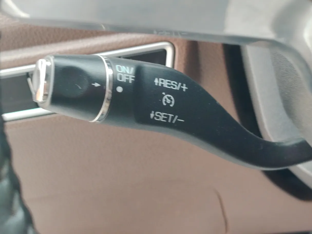 Car image 29