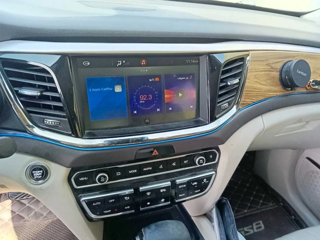 Car image 25