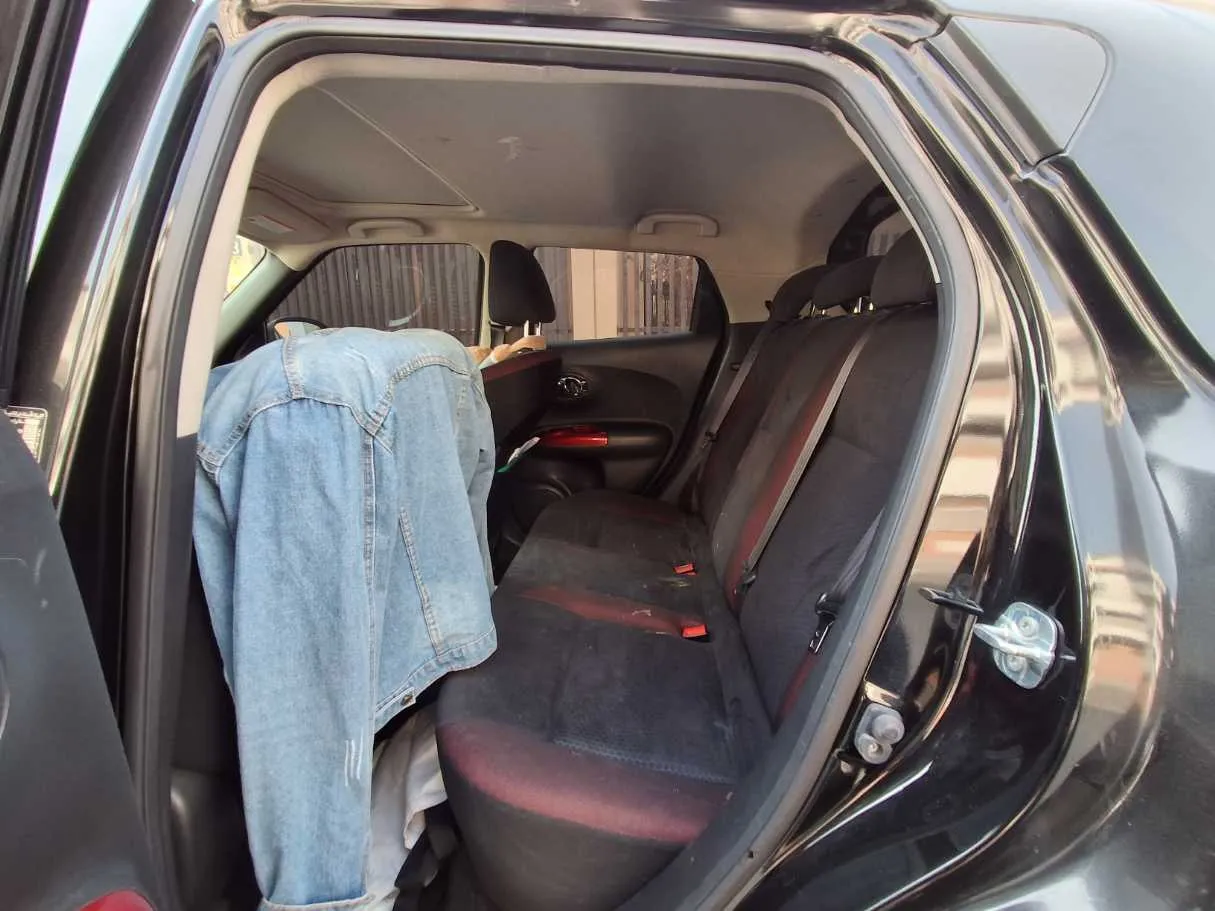 Car image 13