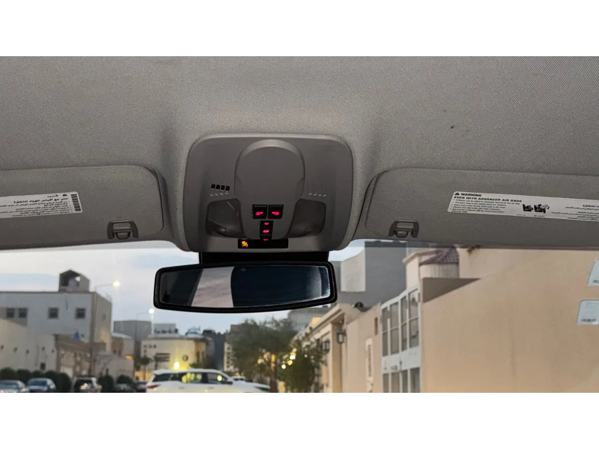 Car image 23