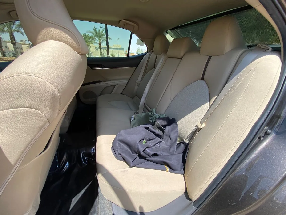 Car image 12
