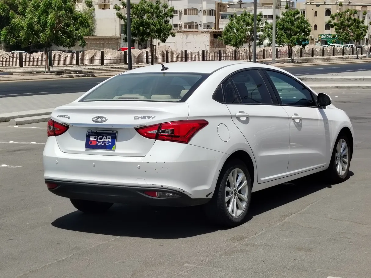 Car image 5