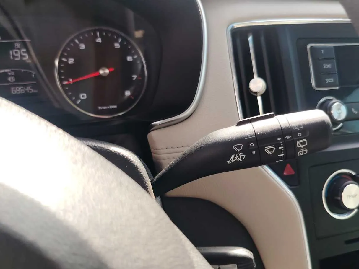 Car image 24