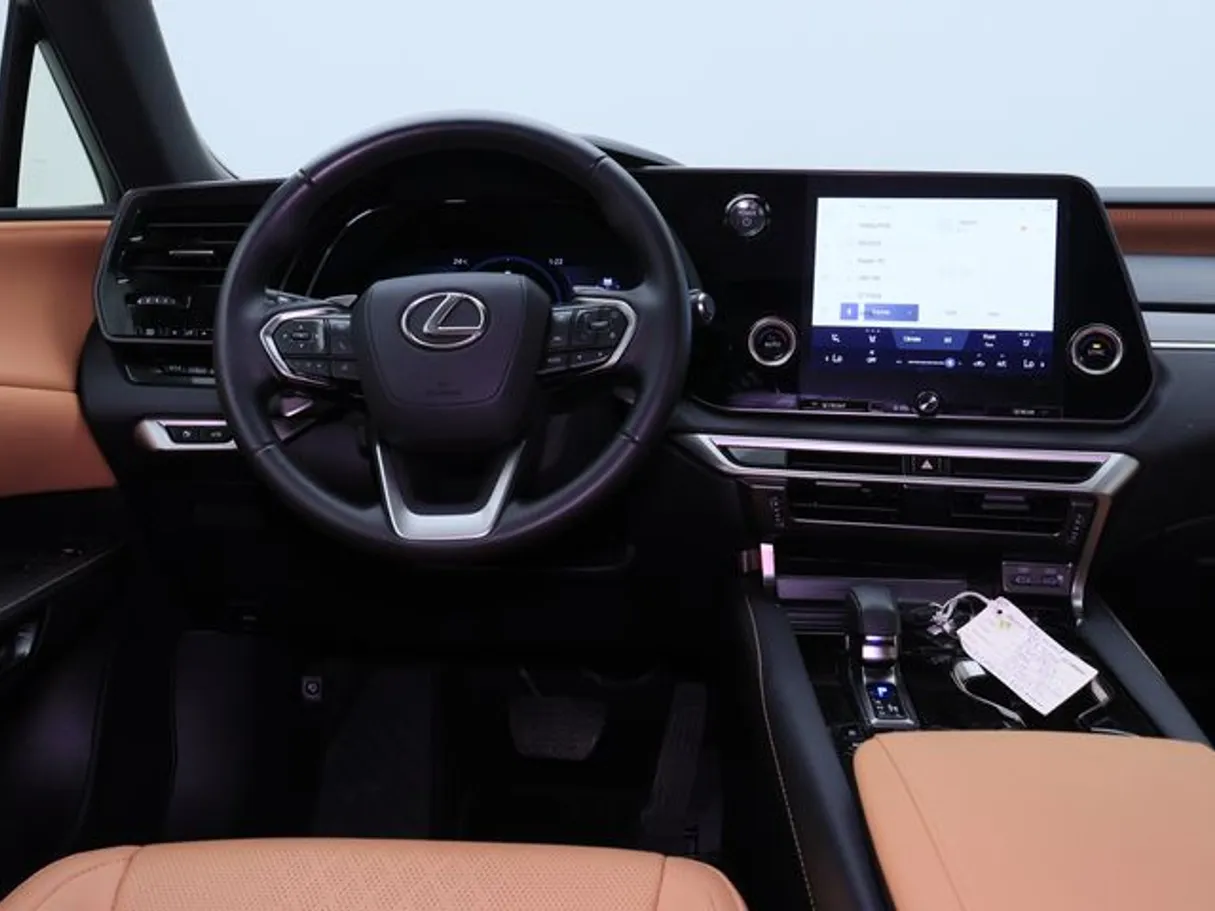 Car image 15
