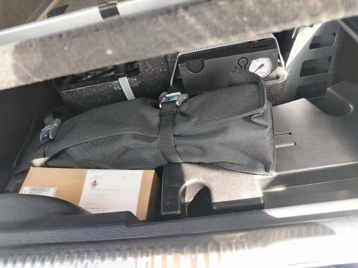 Car image 37