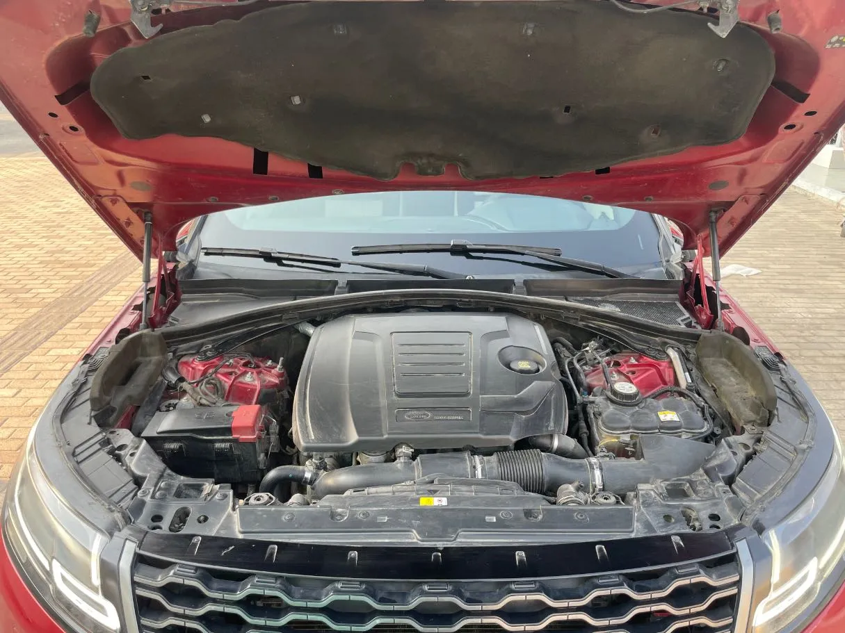 Car image 25