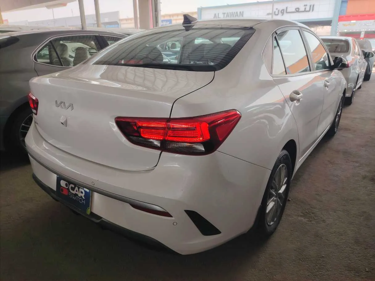 Car image 5