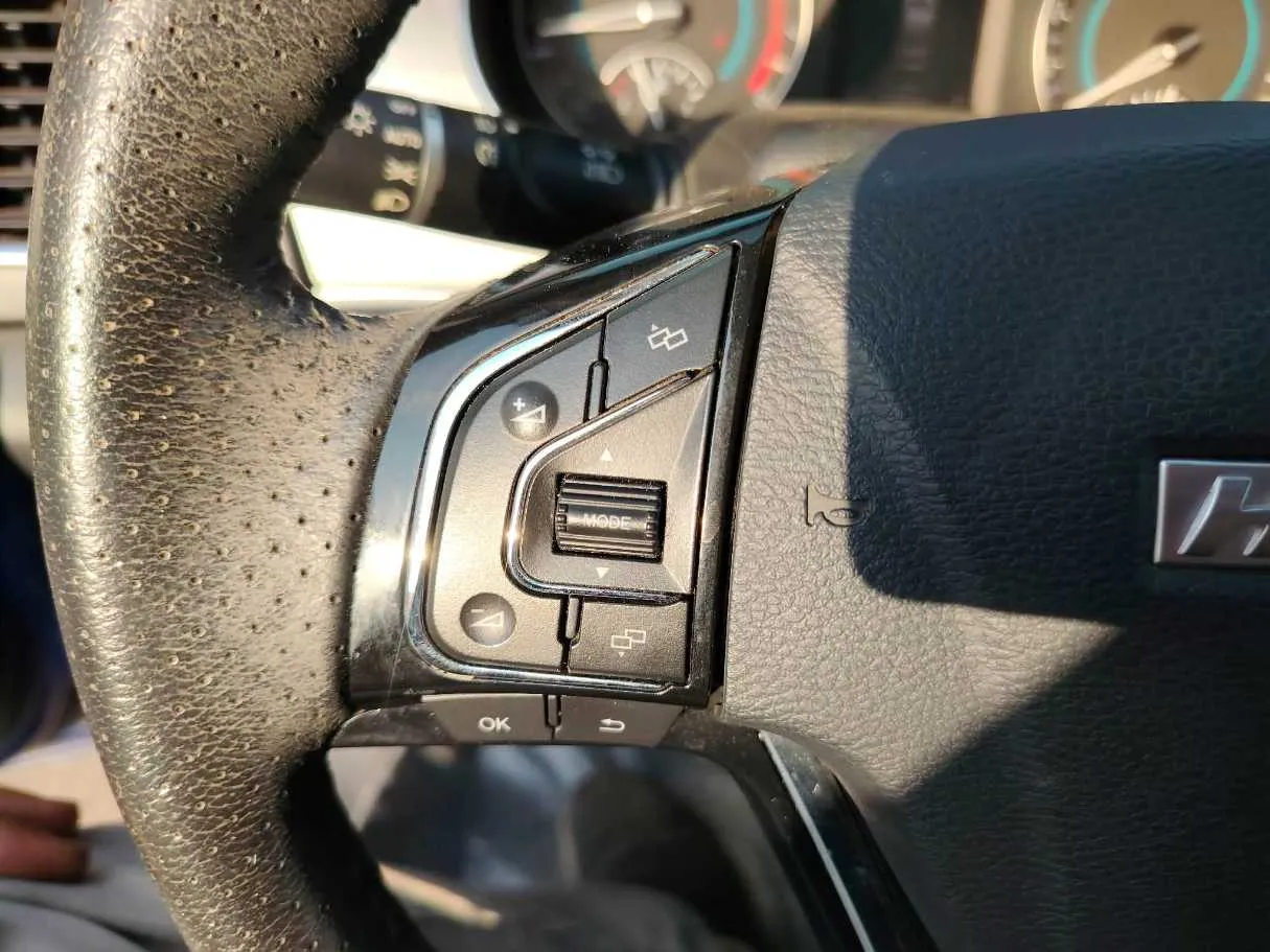 Car image 38