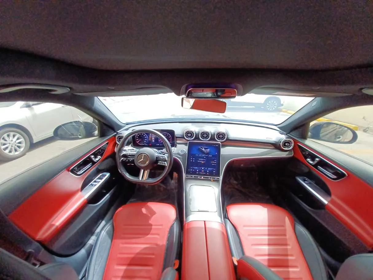 Car image 13