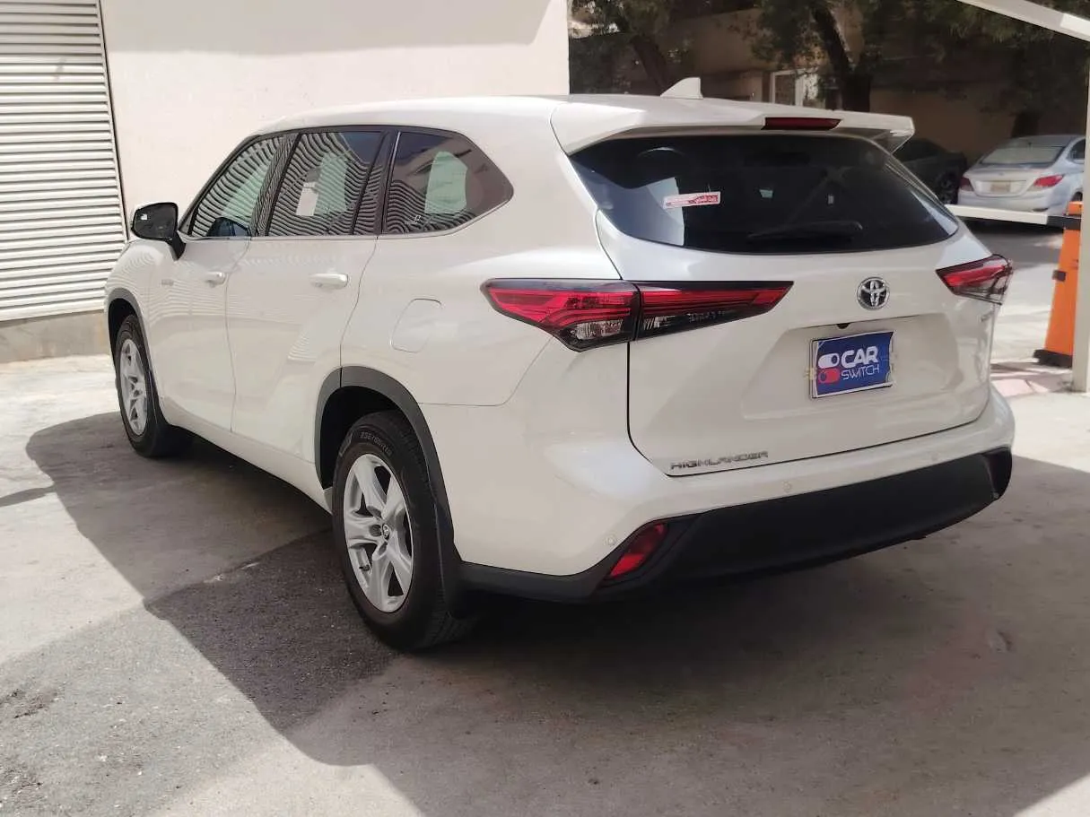 Car image 7