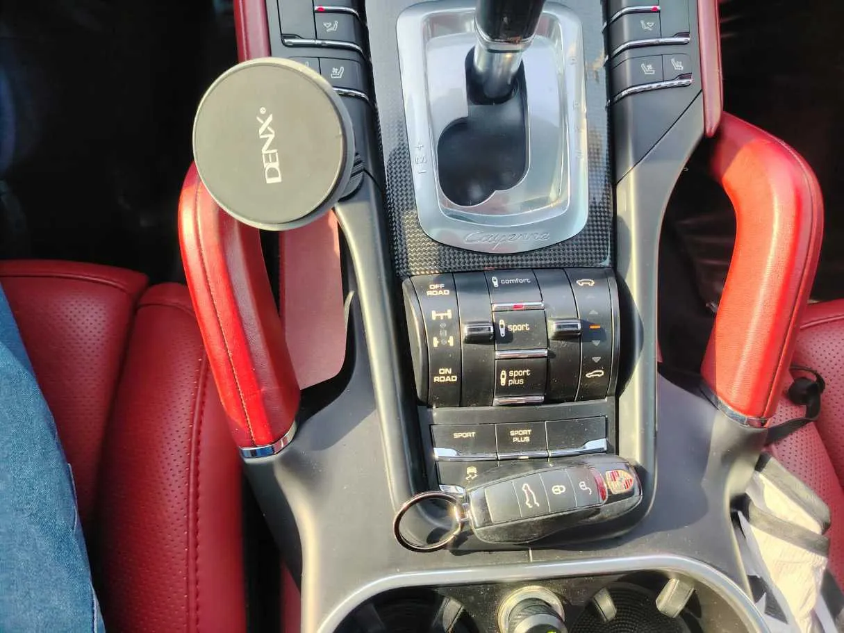 Car image 28