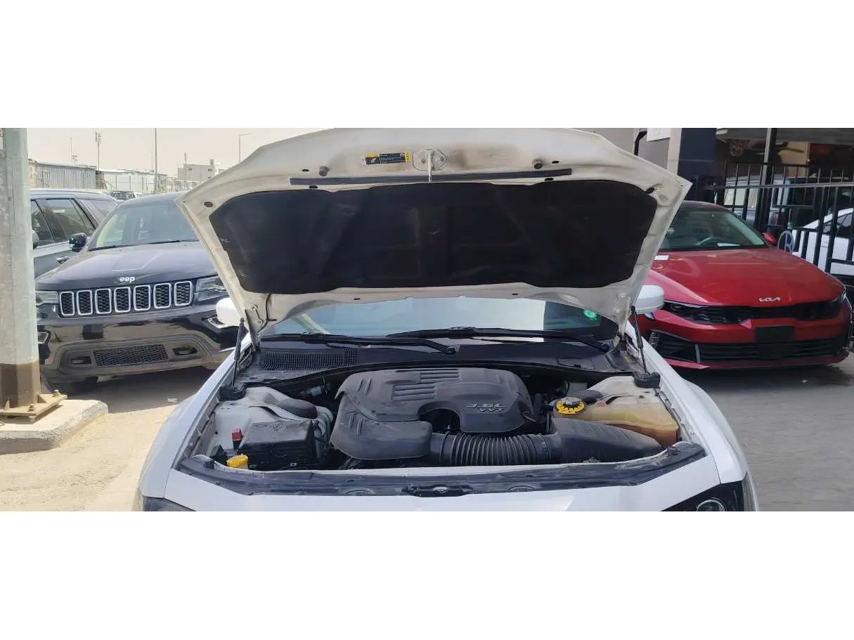 Car image 35