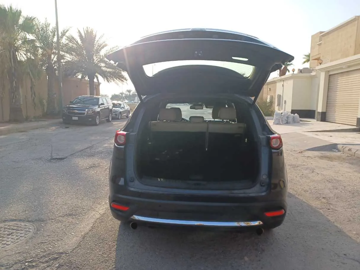 Car image 18