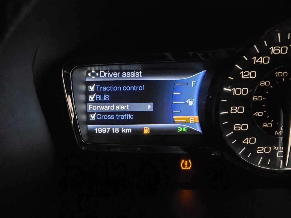 Car image 23
