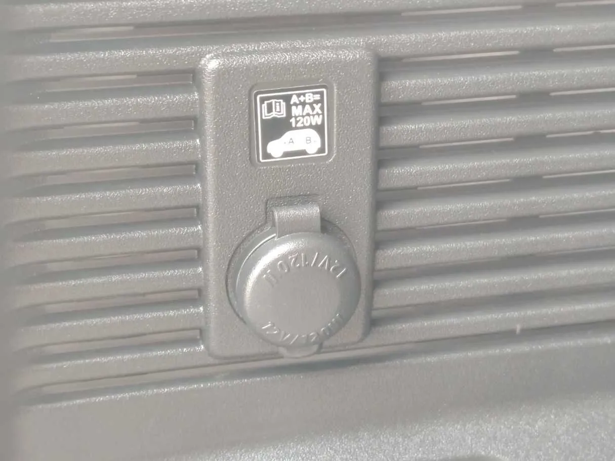 Car image 30