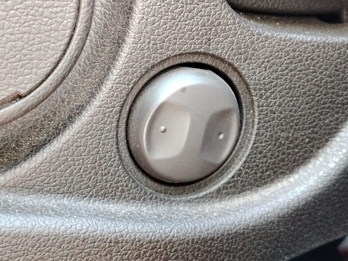 Car image 29