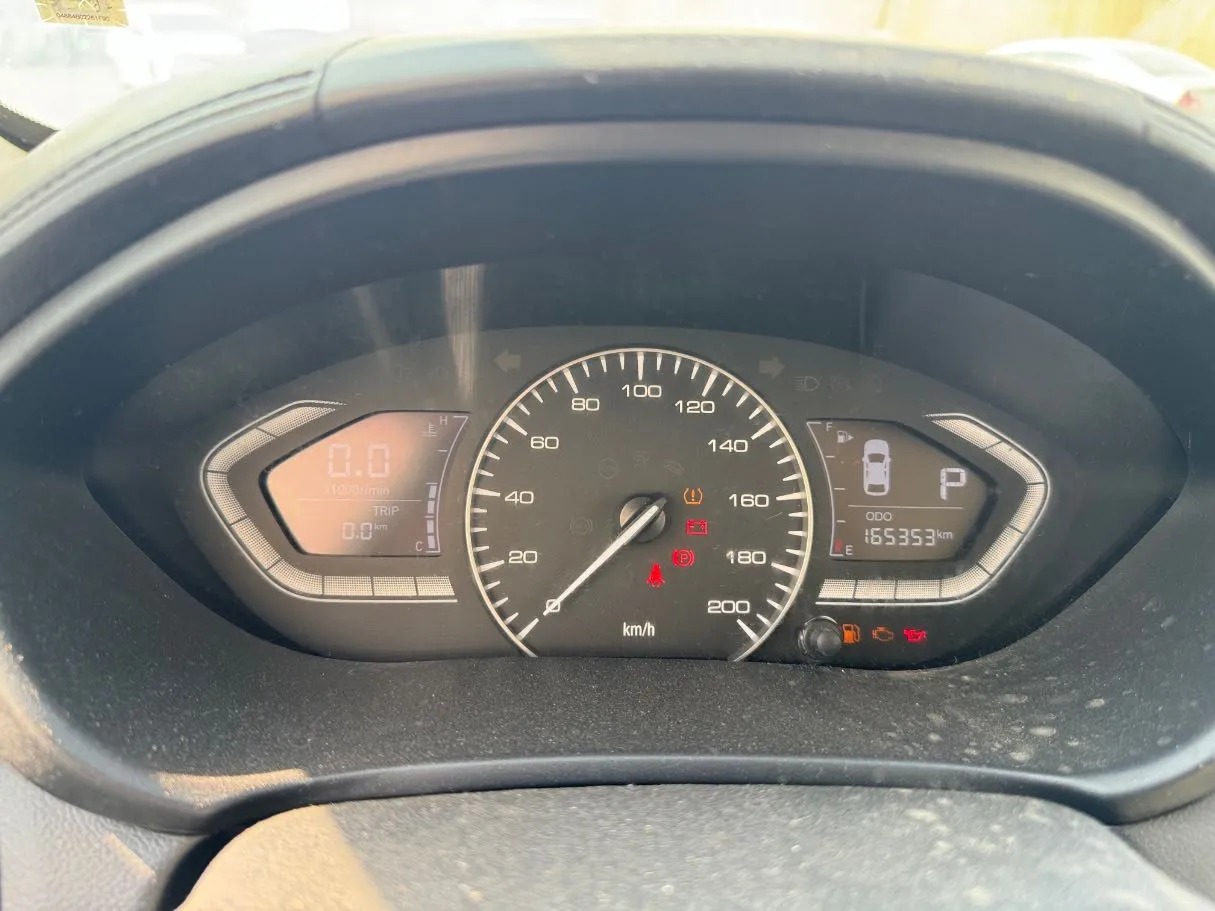 Car image 16