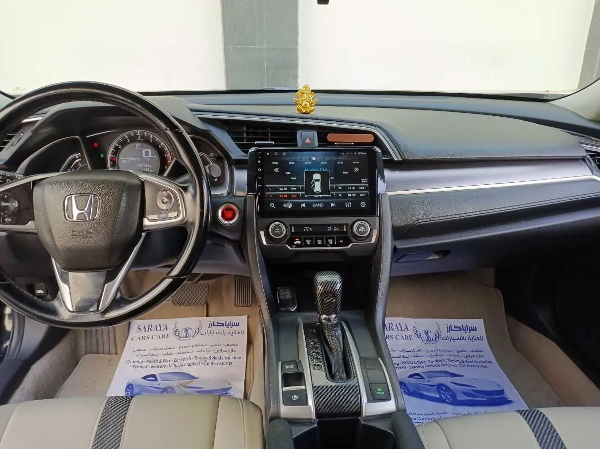 Car image 14