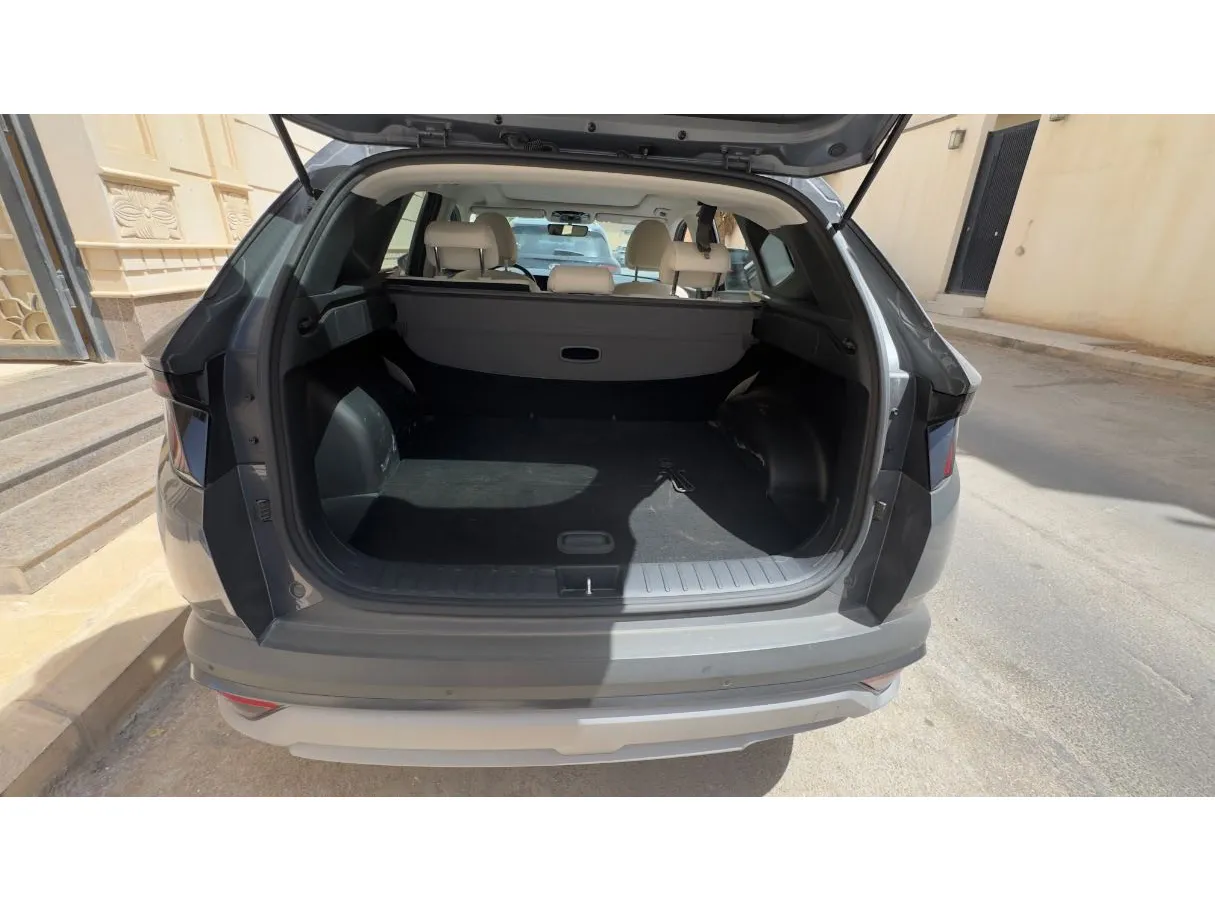 Car image 22