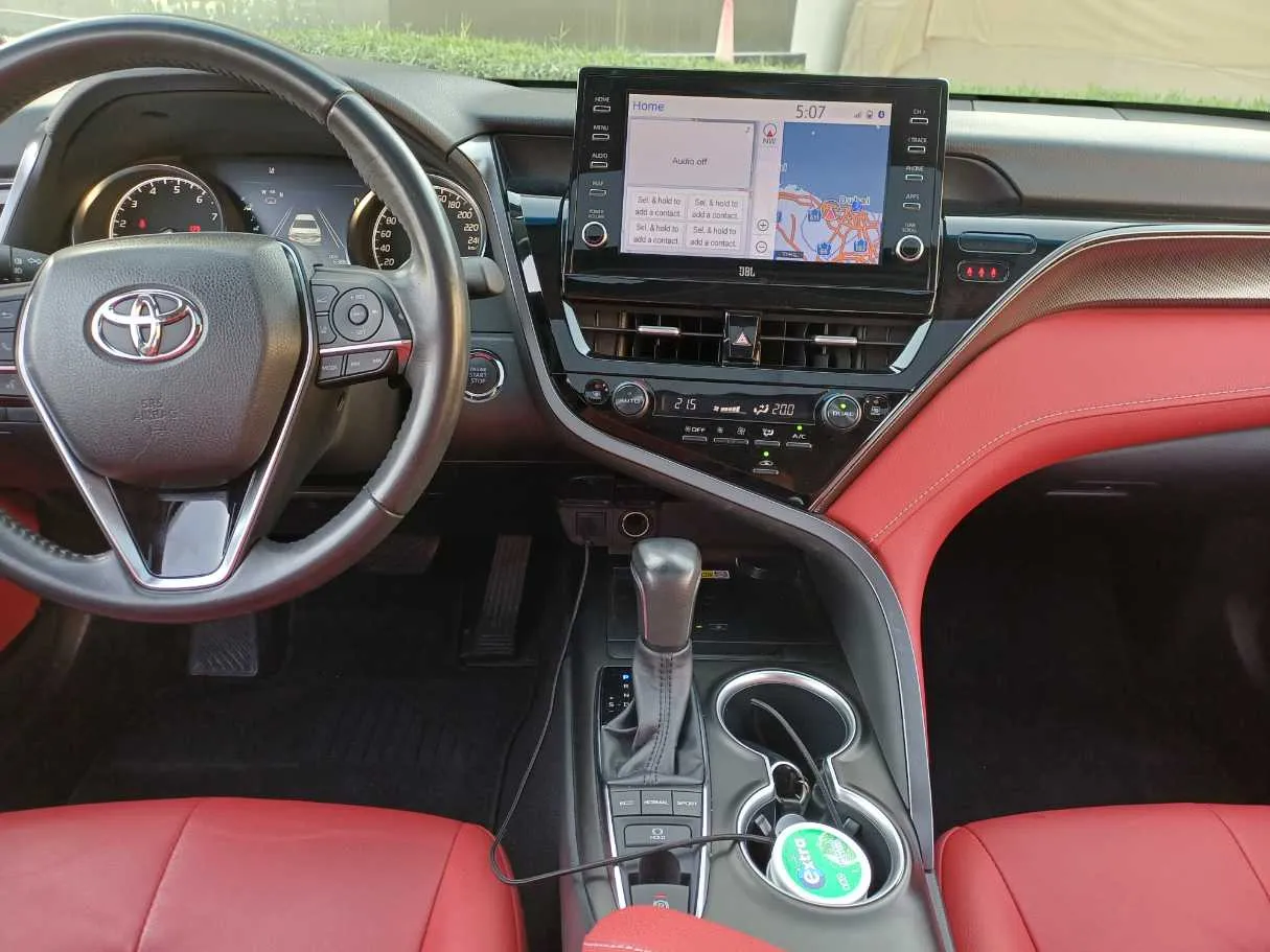 Car image 16
