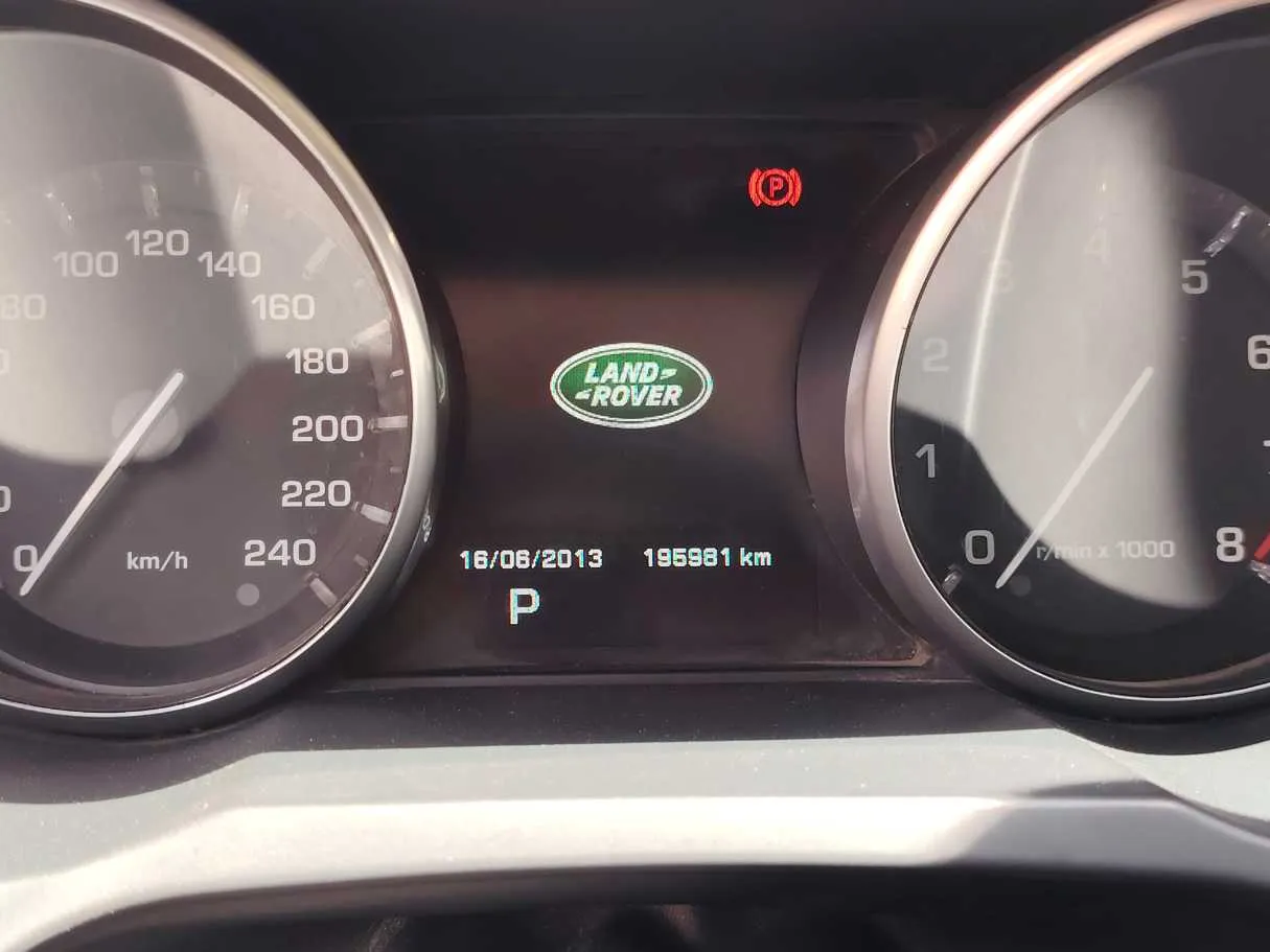 Car image 24