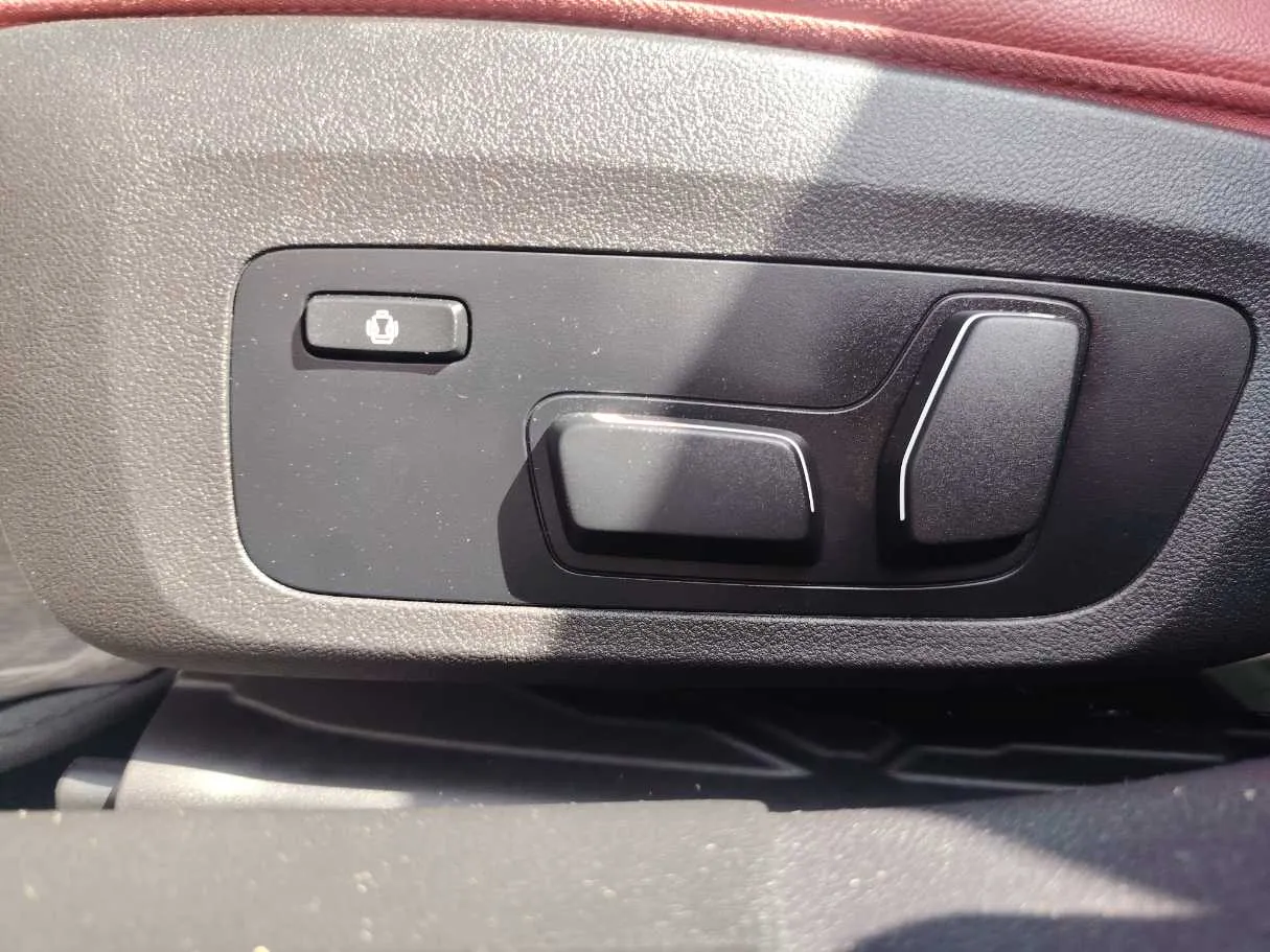 Car image 31