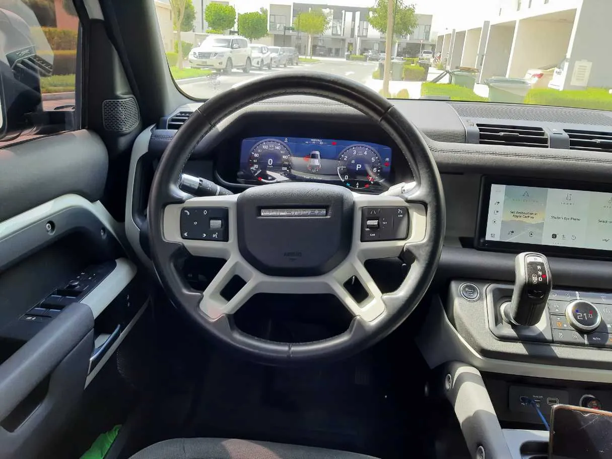 Car image 14