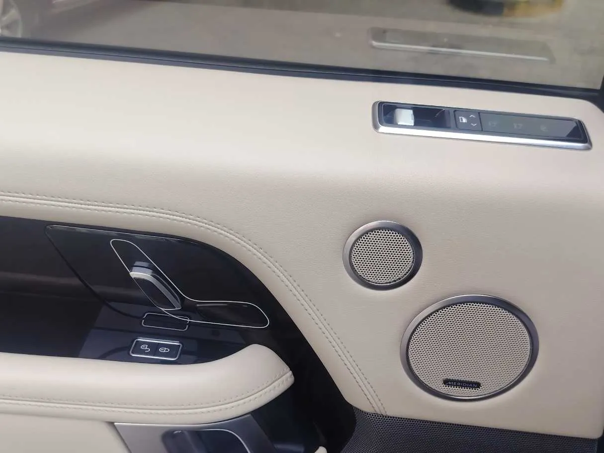 Car image 31