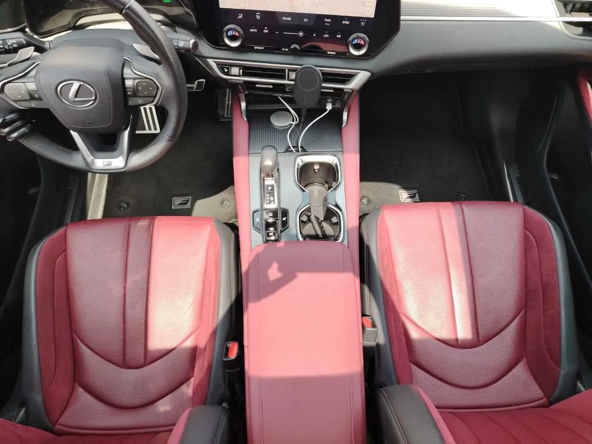 Car image 20