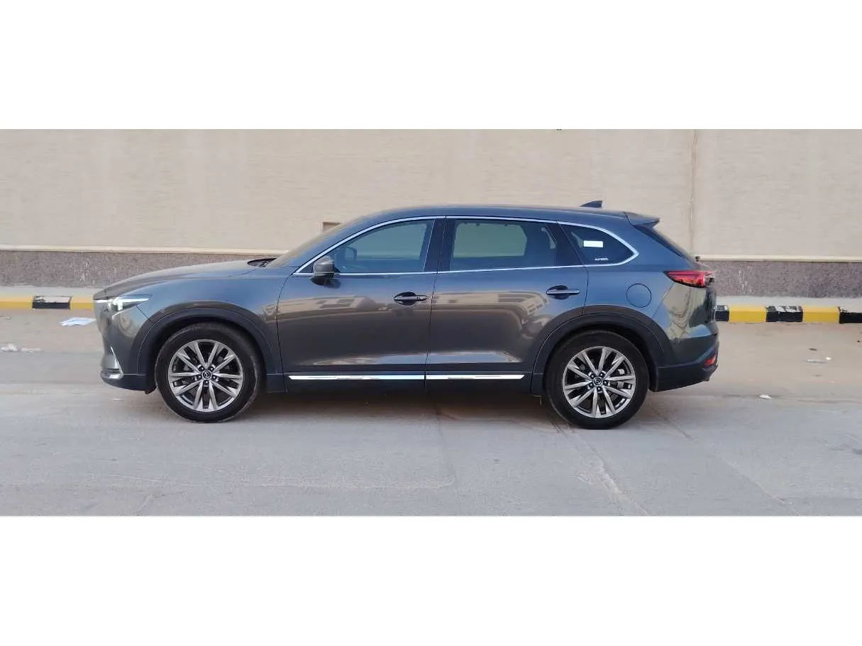 Car image 8