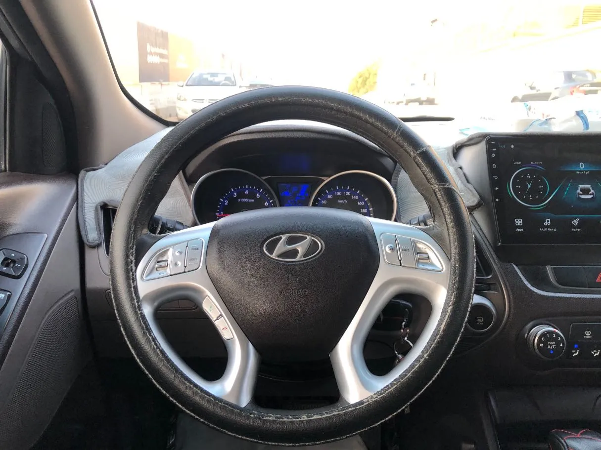 Car image 16